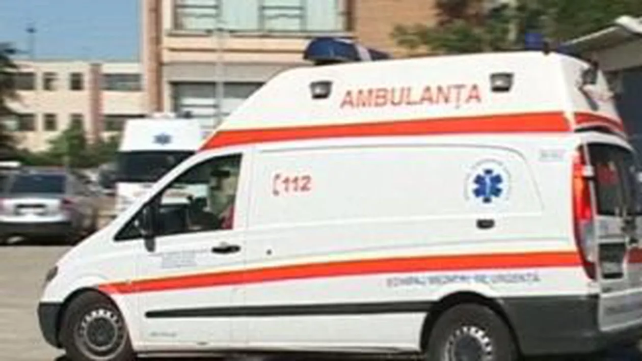 Slatina: Un muncitor care lucra la un sistem de canalizare a fost prins sub un mal de pământ