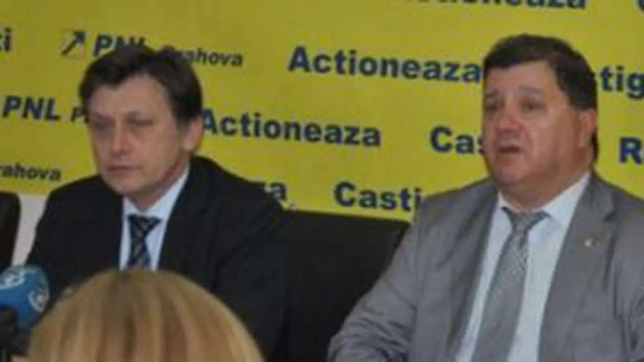 Tensiuni în PNL: Fostul șef al filialei din Prahova, Adrian Semcu, intenționează să-și retragă demisia