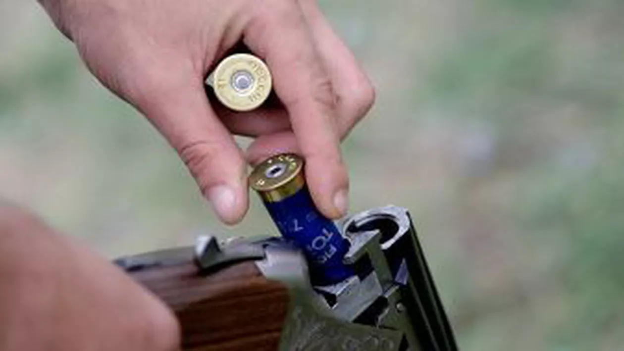 Târgoviște: Un bărbat de 47 de ani, fost cadru SRI, a fost găsit împușcat cu o armă de vânătoare