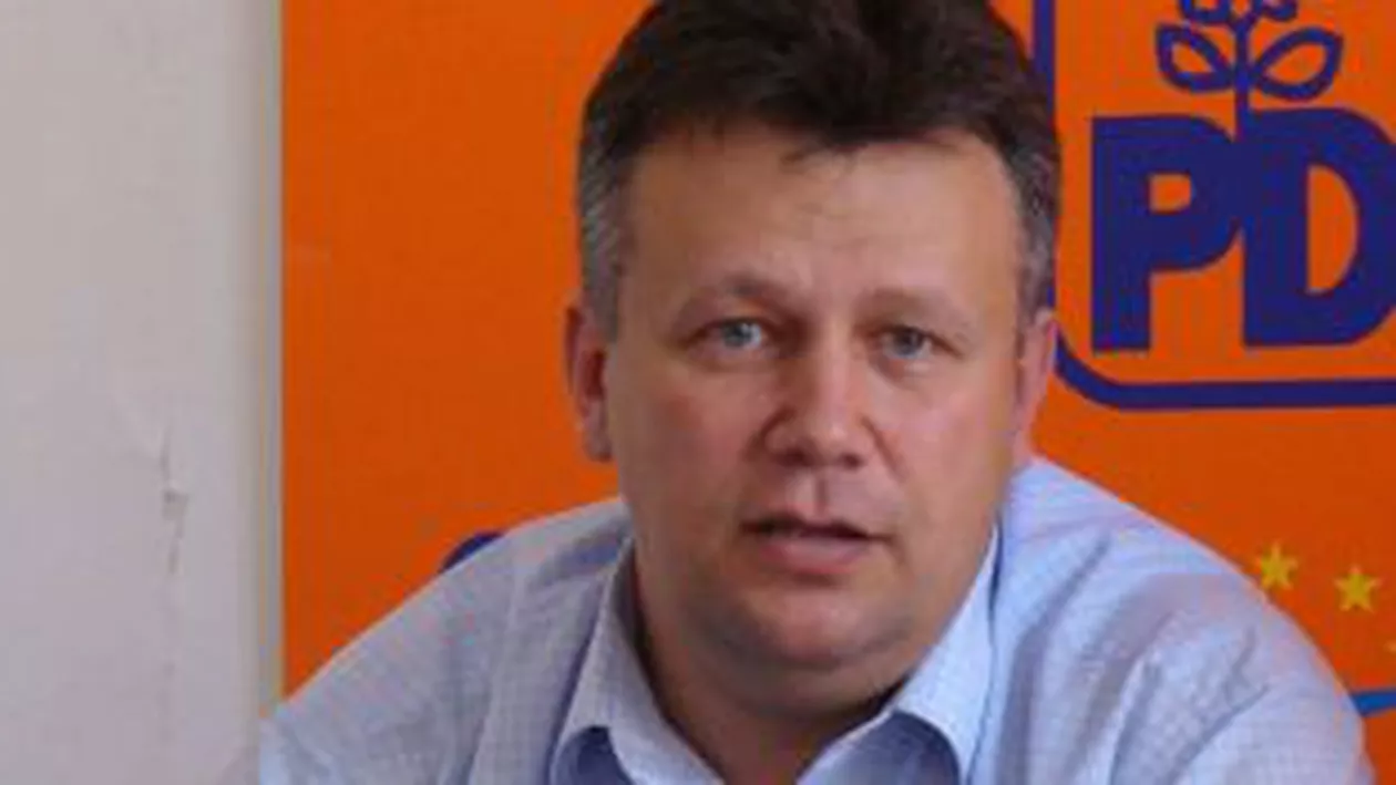 Directorul general al ROMARM, Vasile Crișan, și-a dat demisia din PDL și s-a înscris la UNPR