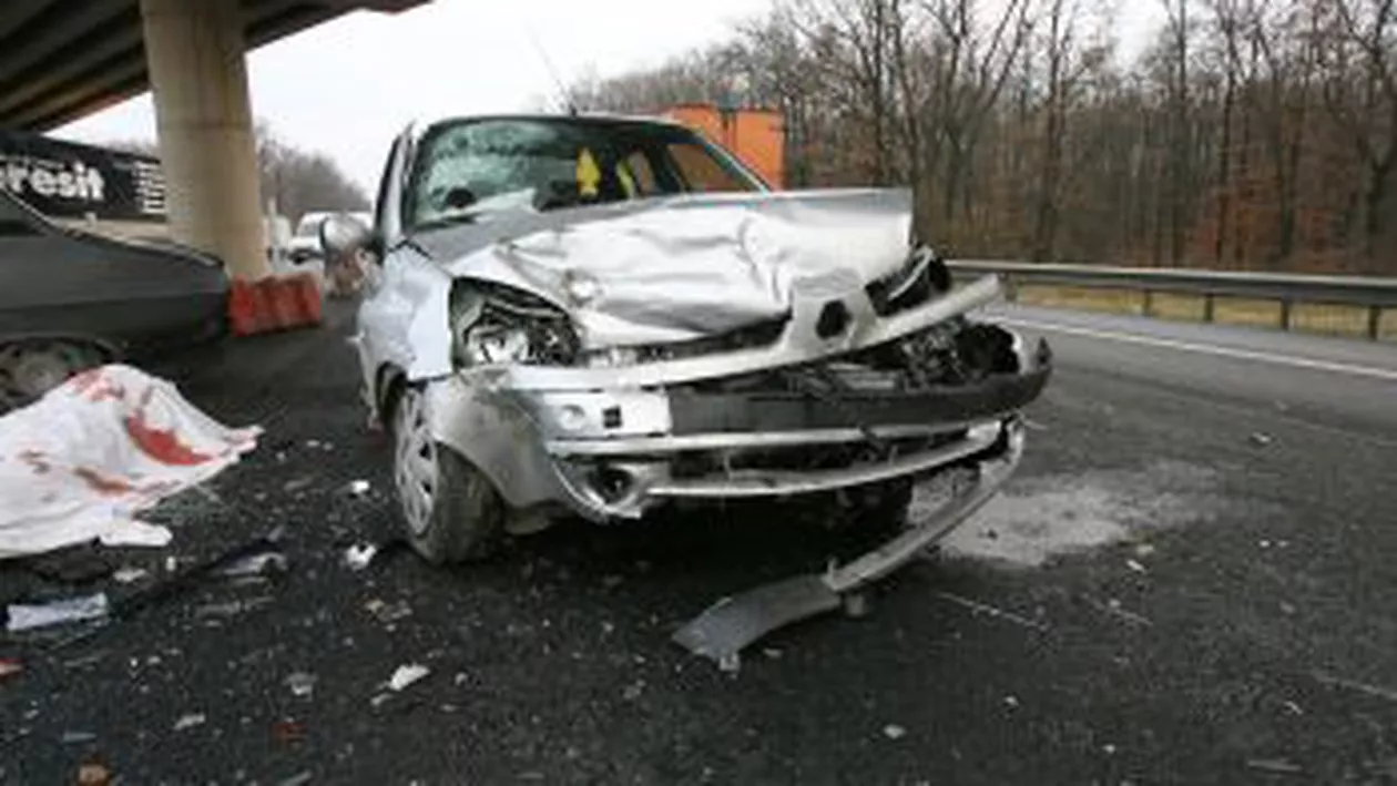 Accident în zona Pasajului Basarab: Trei persoane au fost rănite