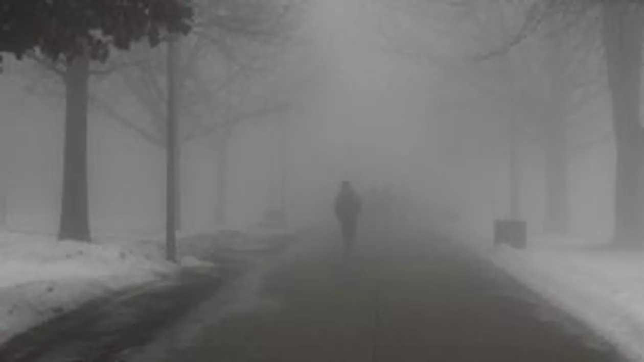 Avertizare meteo: Condiții de ceață și burniță în județele Sibiu, Brașov, Harghita și Covasna