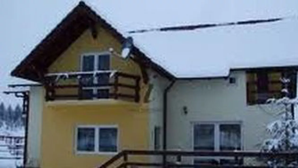 Poliția a arestat un suspect care ar fi violat o tânără cazată la o pensiune din Râșnov