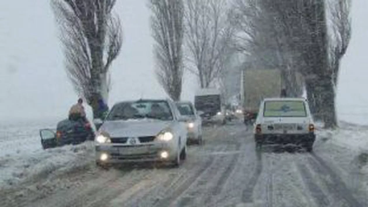 Avertizare ANM: Ninsori abundente și ploi în weekend. Vezi prognoza meteo