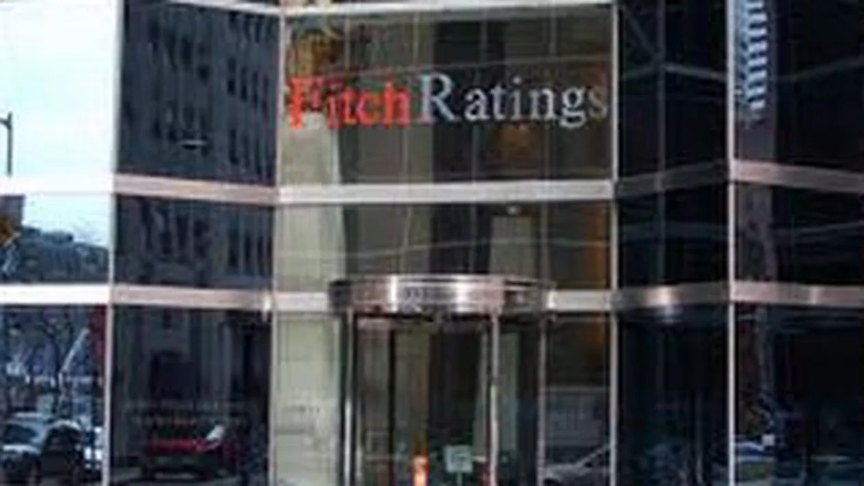 Fitch a retrogradat ratingul Ungariei la BB+ cu perspectivă negativă