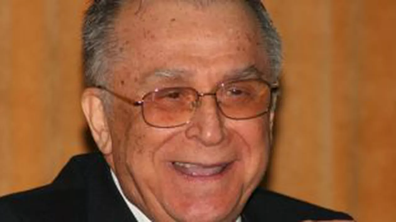 Ion Iliescu își serbează ziua onomastică în familie: „De această dată m-a felicitat și preşedintele Băsescu”