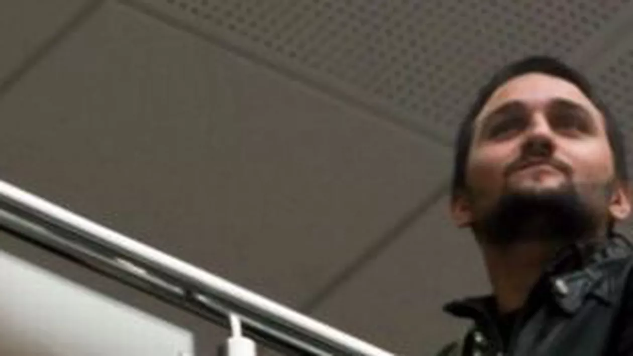 Prima zi de libertate pentru profesorul de sport de la Jean Monnet: Dan Vișan și-a scos nepoata la plimbare!