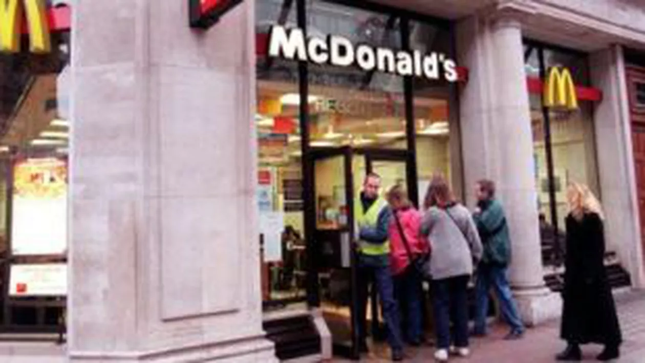 Restaurantele fast food răspunsul britanicilor la criză: Mc Donald's și KFC, premianții recesiunii