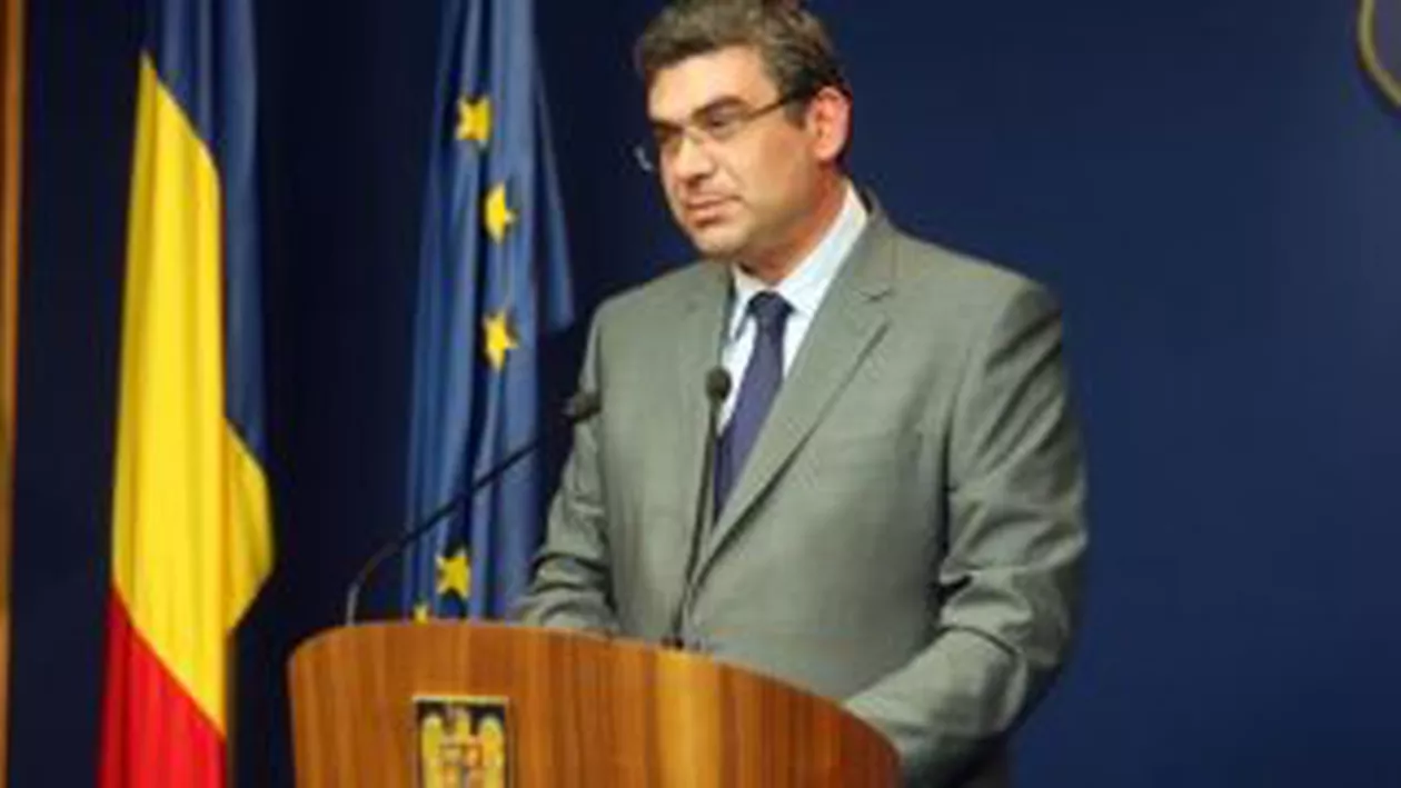 Teodor Baconschi: Expresiile folosite pe blog au fost scoase din context. Bogdan Chirieac: Baconschi ignoră total publicul care l-a pus în funcție