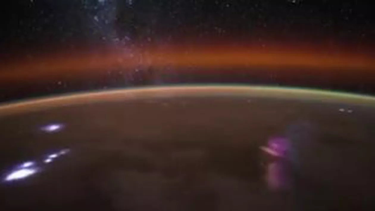 Cum se văd furtunile din Africa de la bordul Staţiei Spaţiale Internaţionale (VIDEO)