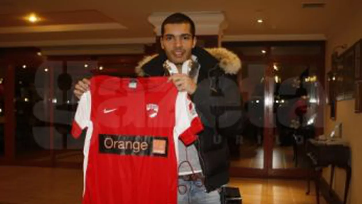 Dinamo București l-a transferat pe Nasser Menassel, fostul jucător al celor de la Universitatea Cluj