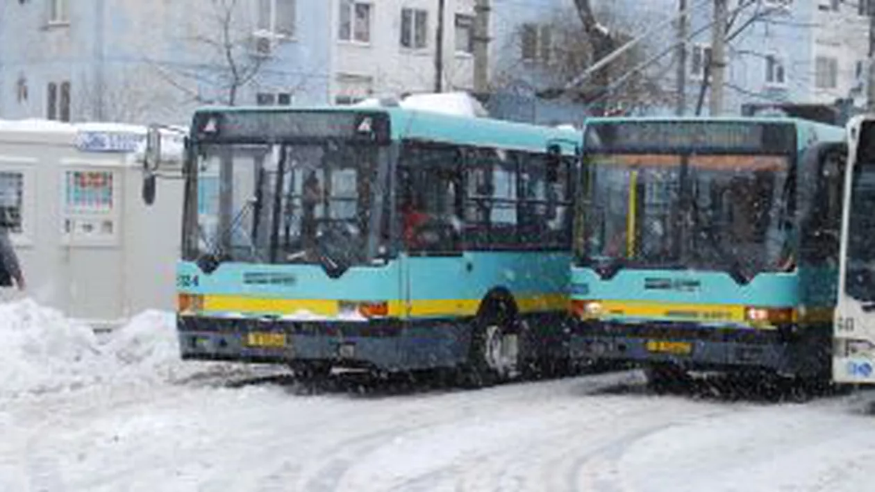 Transportul în comun, afectat de ger în Capitală: Cinci linii de troleibuz, blocate aproape o oră în cartierul Militari