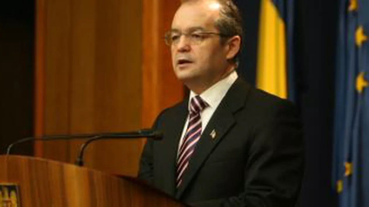 Premierul Emil Boc s-a întâlnit cu prefecții la sediul MAI