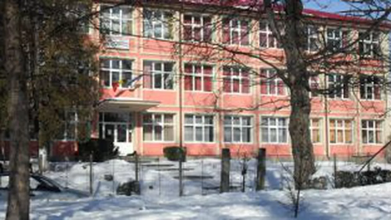 Ministerul Educației: 3.380 de unități de învățământ, închise în întreaga țară din cauza vremii nefavorabile