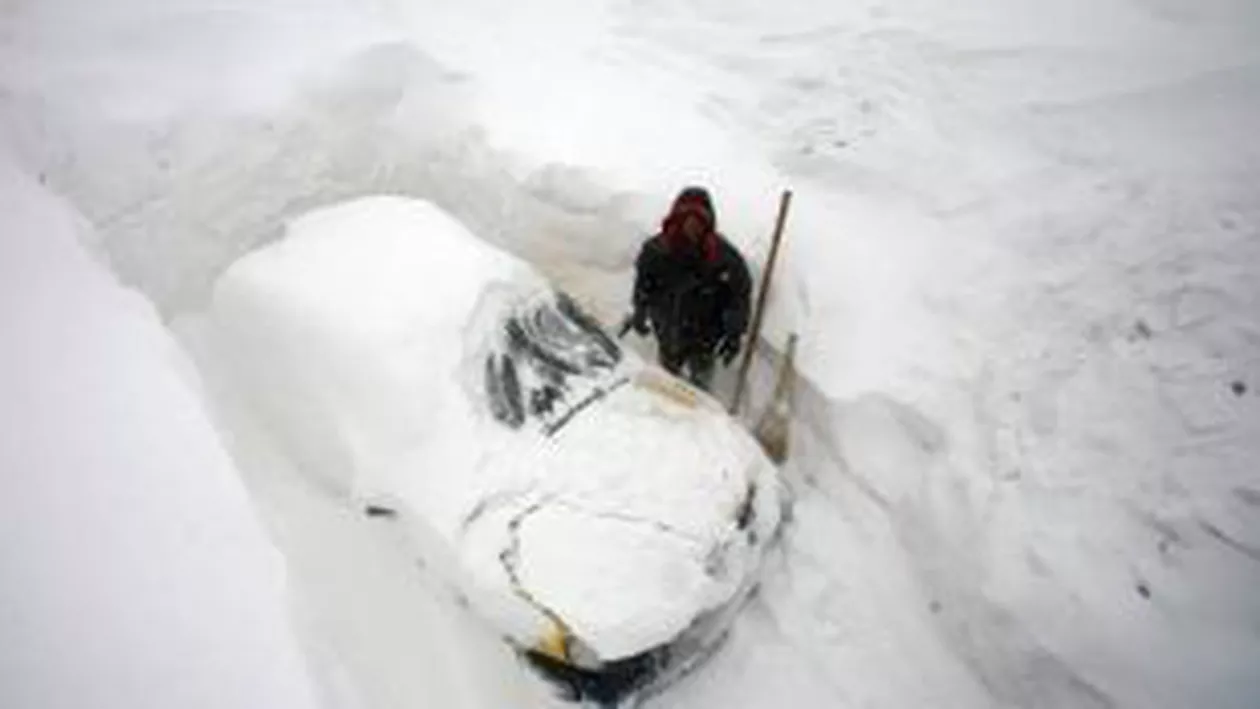 Stare de alertă pentru o a patra localitate din Buzău:  Circa o mie de oameni sunt izolați în două cătune