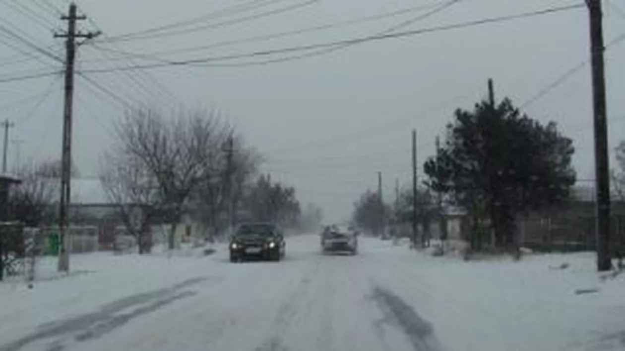 Trafic închis pe DN 22 Râmnicu Sărat şi pe DN 23B Stupina din cauza zăpezii