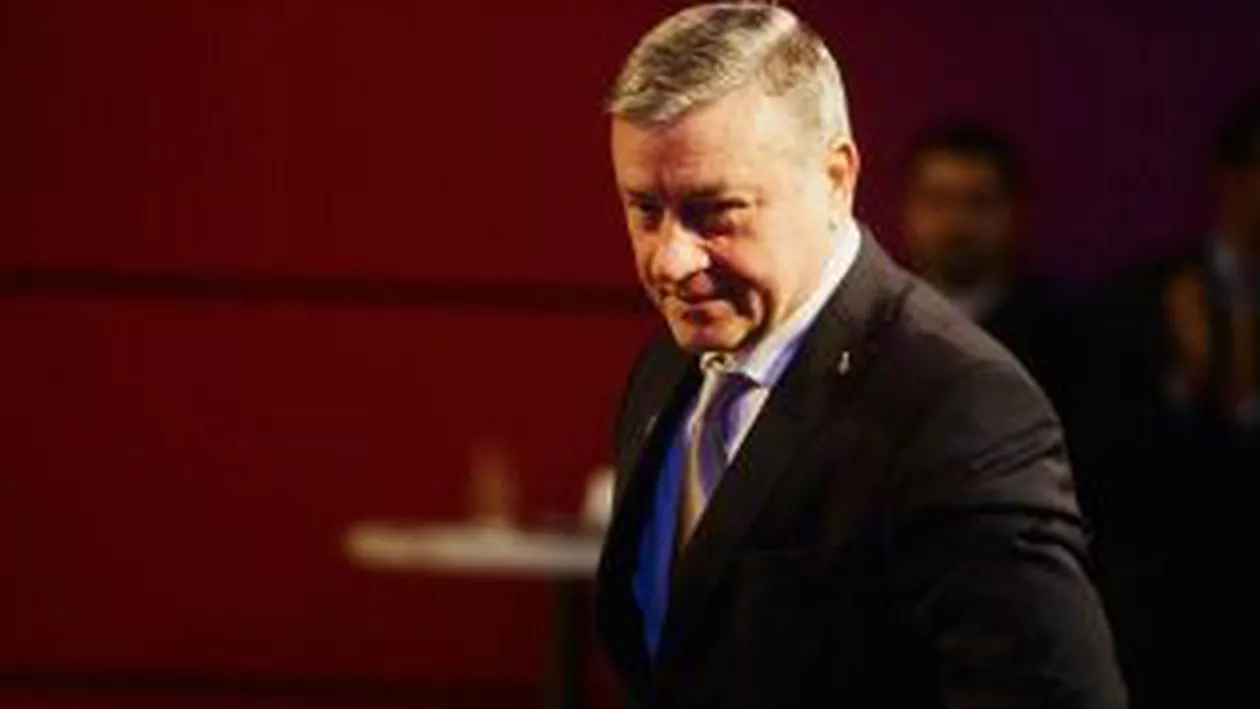 Tentativă de blat la meciul România-Uruguay: Mafia pariurilor ar fi încercat să-l mituiască pe Mircea Sandu pentru schimbarea arbitrului