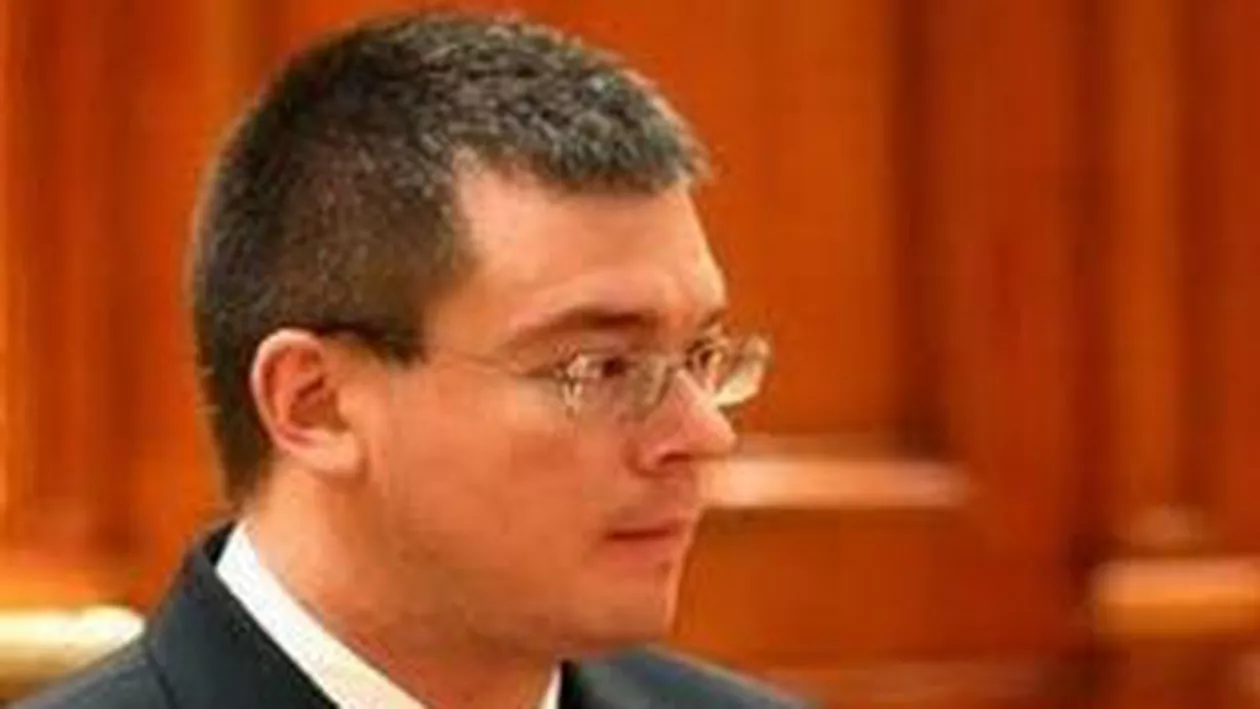 Mihai Răzvan Ungureanu, apreciat de 62% dintre români: Vezi ce crede poporul despre noul premier