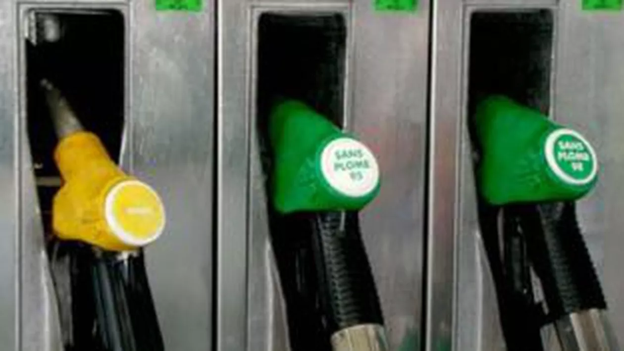 După Petrom și LukOil, Rompetrol a operat o scumpire și mai mare a carburanților