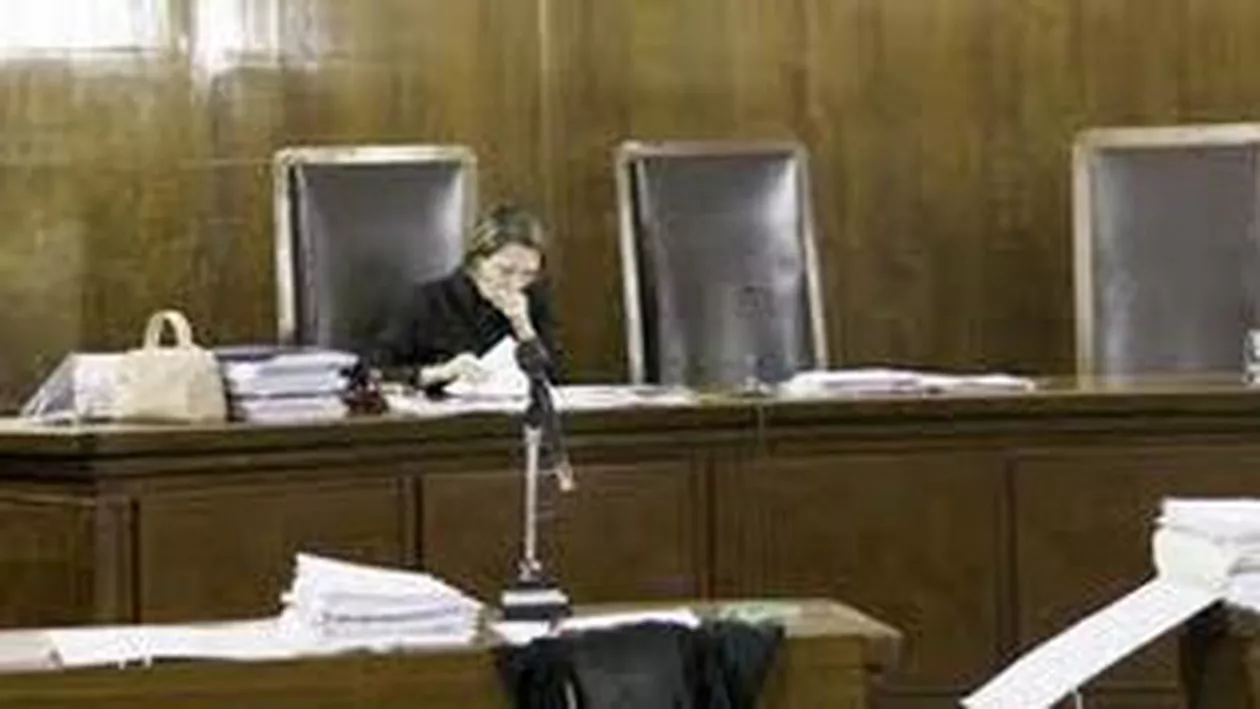 Judecătoarea Maria David a fost suspendată din funcţie în urma dosarului de corupție în care este implicată