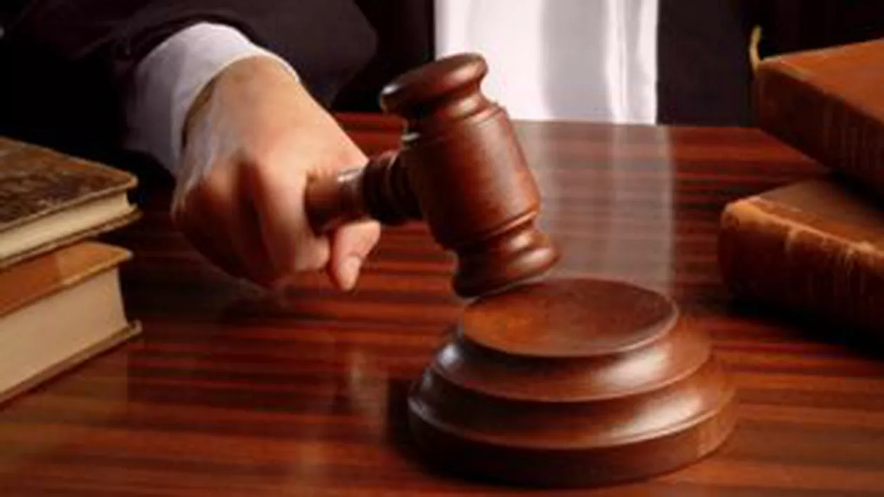 Magistraţii Eugen Cojocaru şi Gheorghe Dumitru, condamnaţi la trei ani de închisoare cu executare