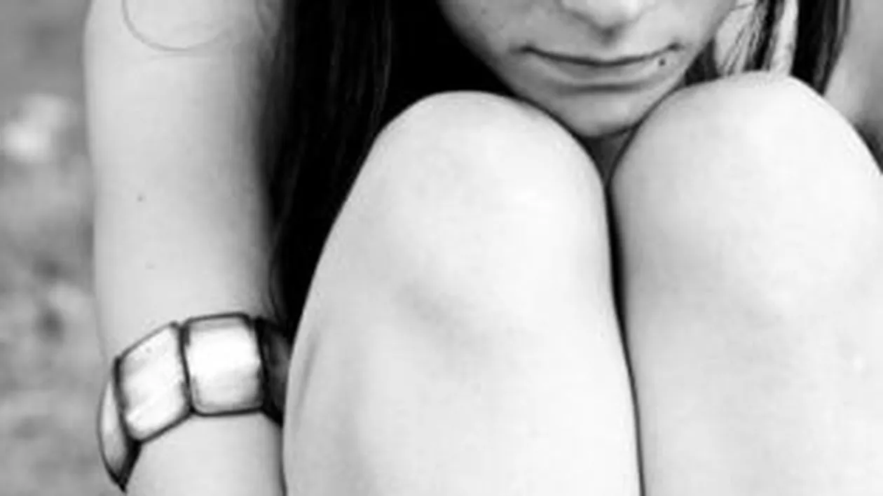 Olt: Adolescentă de 16 ani, violată de propriul tată timp de zece ani. Bărbatul a fost arestat