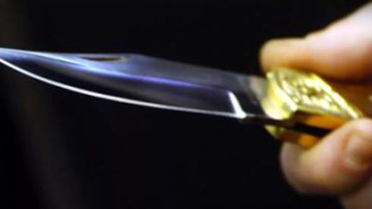 Alba: Un băiat de 17 ani a fost înjunghiat de un alt tânăr în urma unei altercații