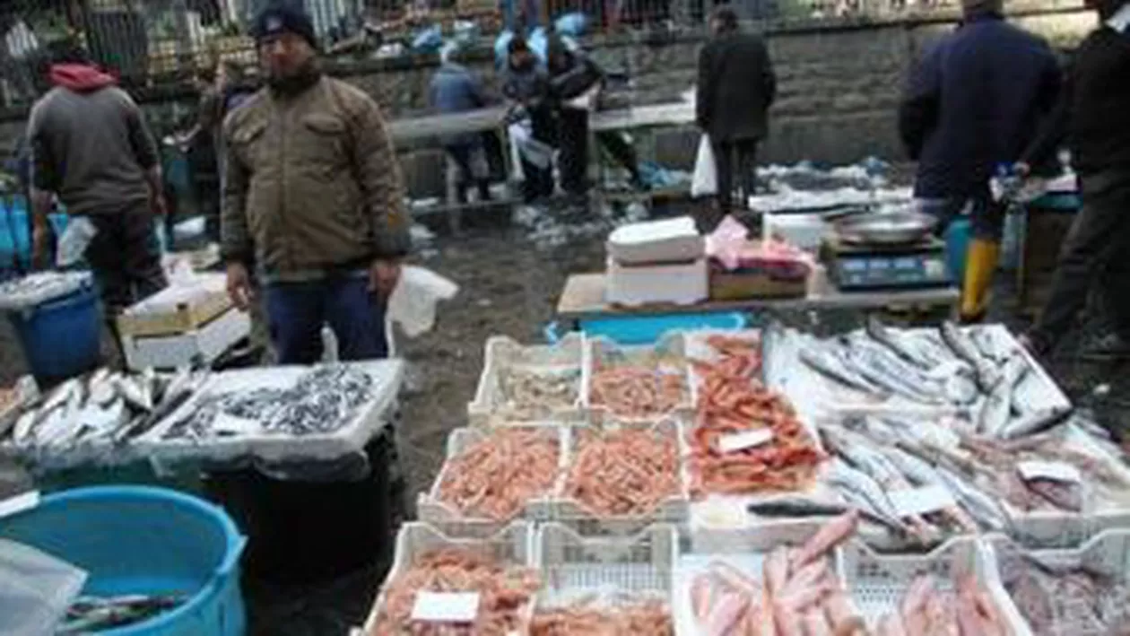 Razii în Piața Obor: Inspectorii sanitar-veterinari au aplicat amenzi de 11.000 de lei