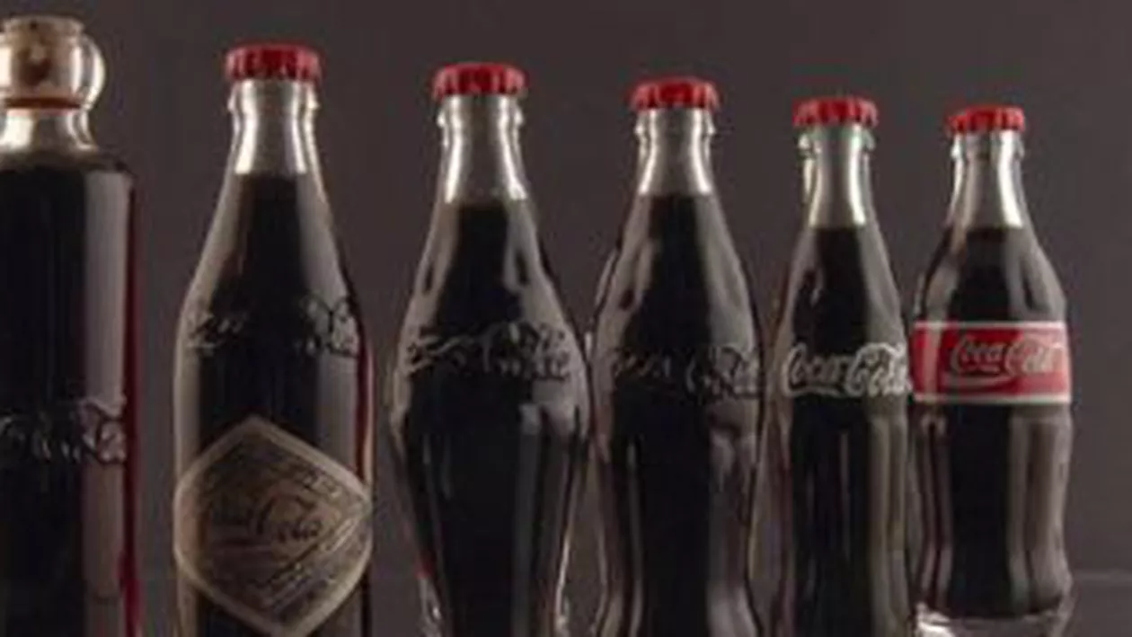 Coca-Cola anunţă că nu îşi schimbă faimoasa rețetă pentru producerea băuturii răcoritoare