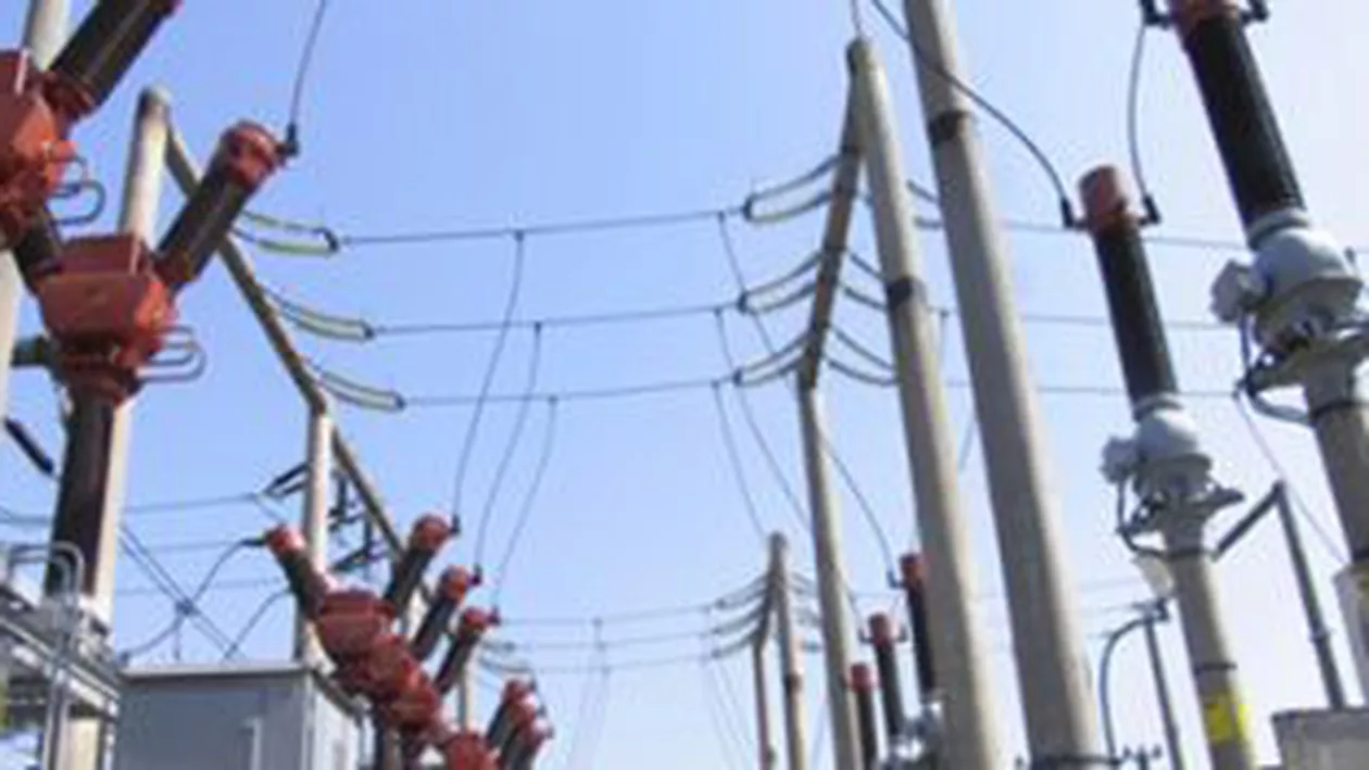 Calendarul scumpirilor din electricitate: Familiile sărace nu vor mai avea tarife preferențiale