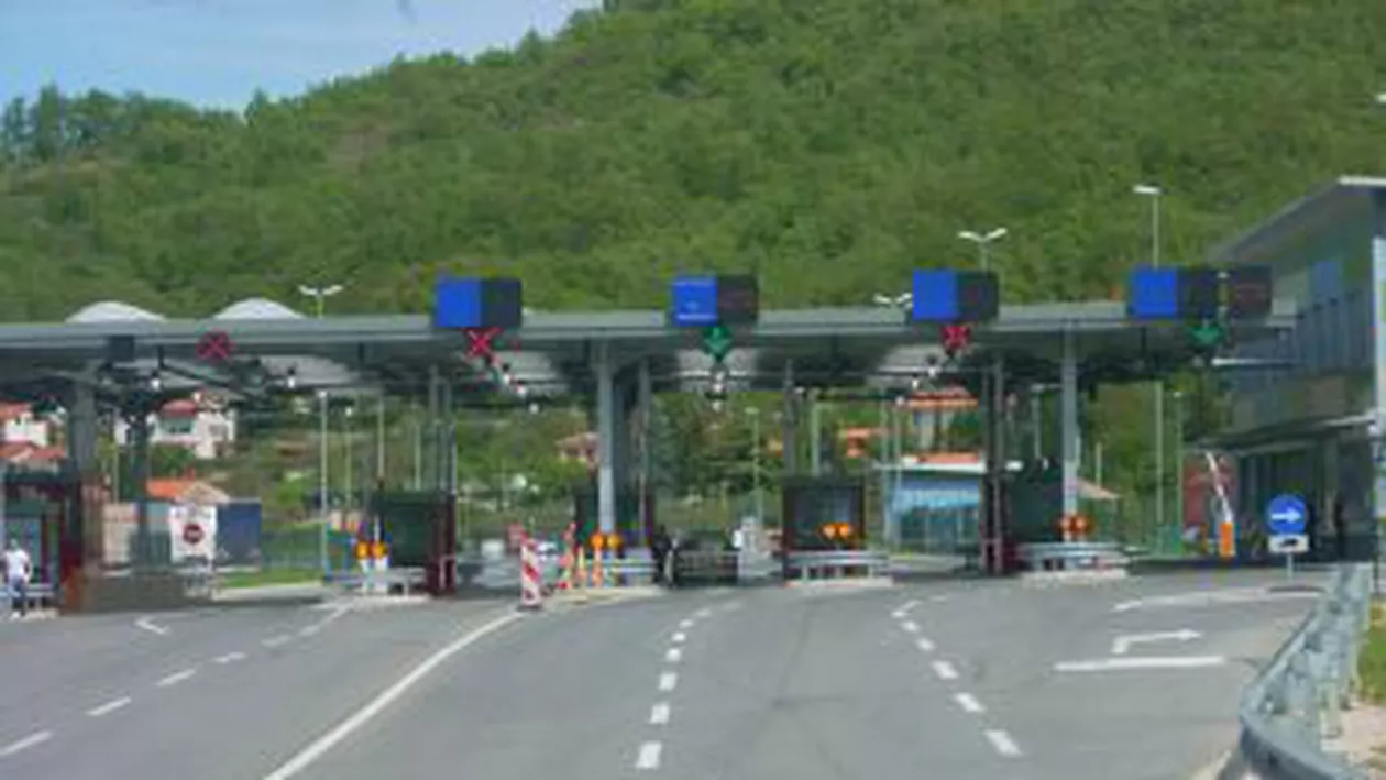 Doi bărbați sunt cercetați pentru trafic de migranți, după ce au încercat să scoată ilegal doi sirieni din țară