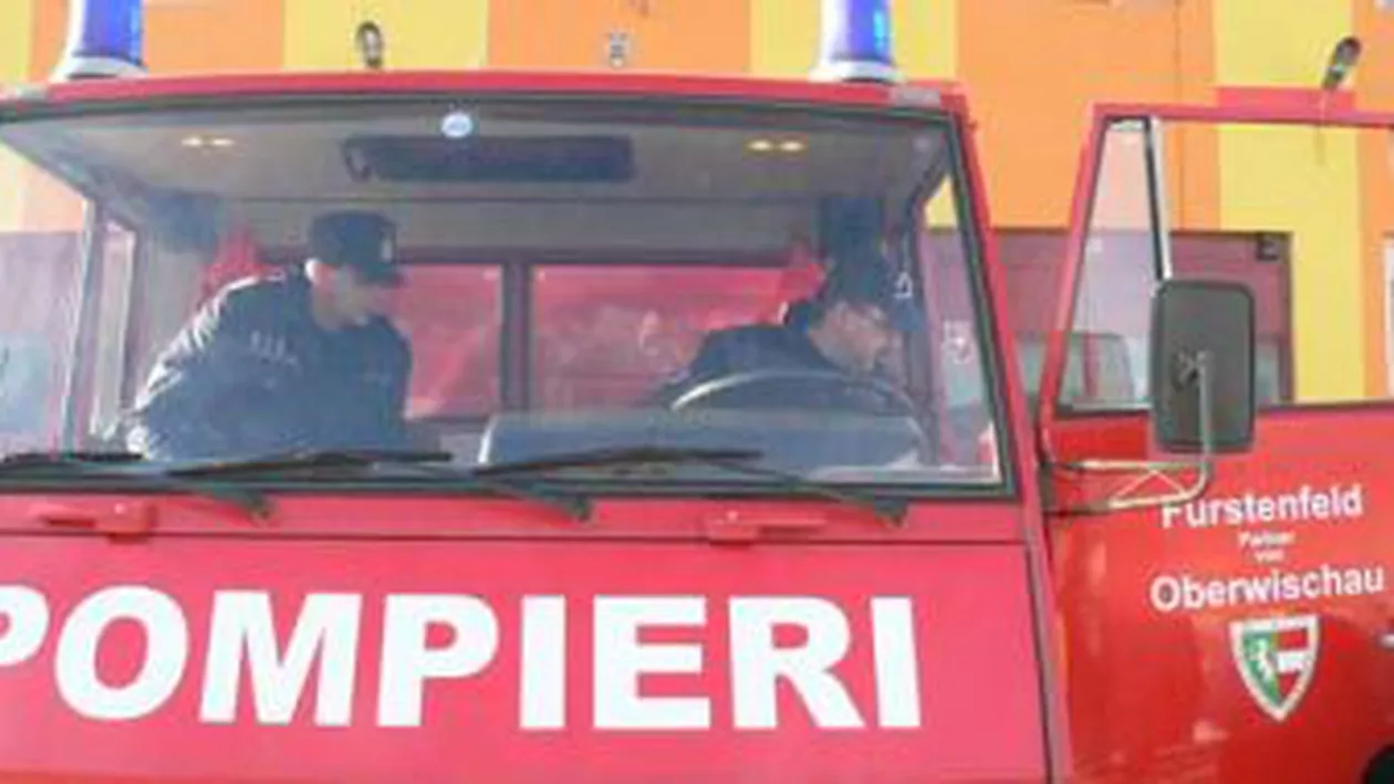 Explozie într-un apartament din cartierul Apărătorii Patriei: O femeie a fost grav rănită