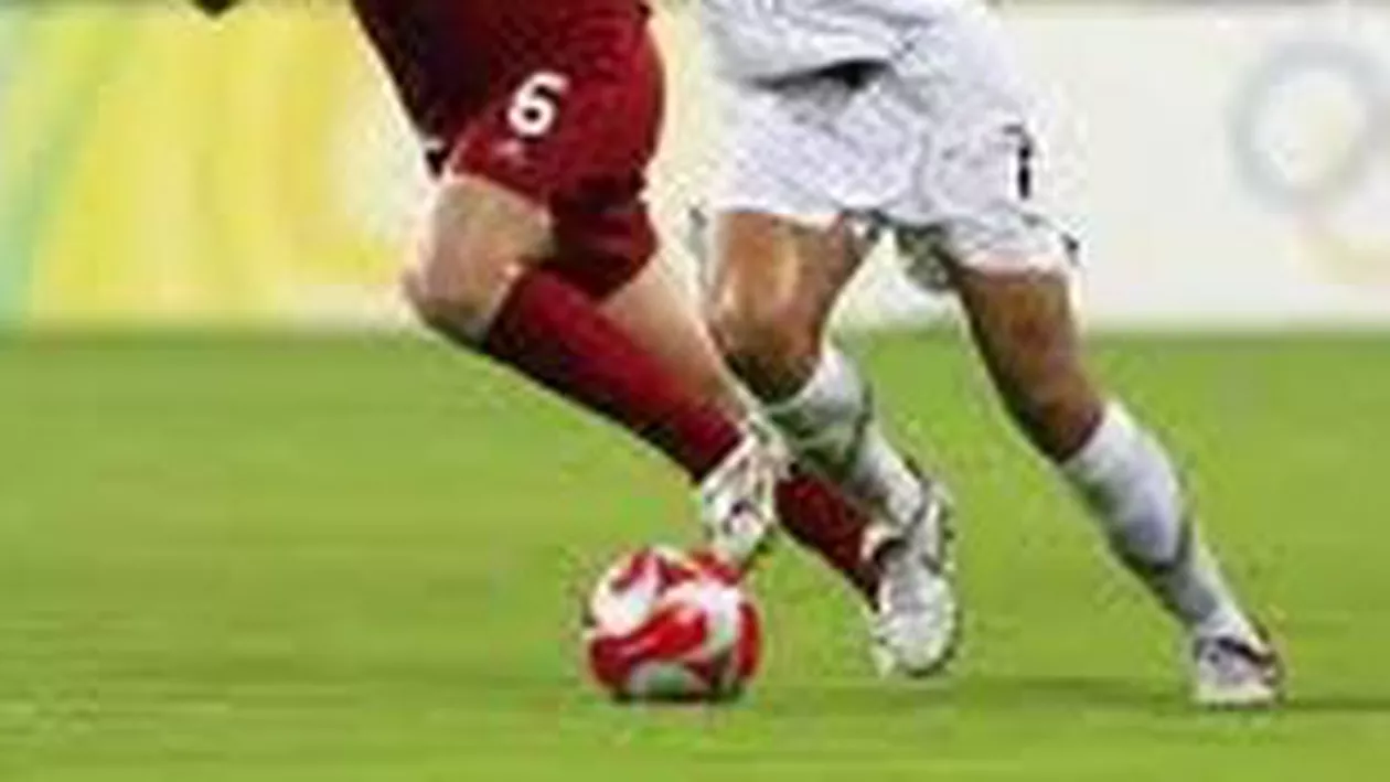Un fotbalist de 27 de ani a murit pe teren, în timpul unui meci din India
