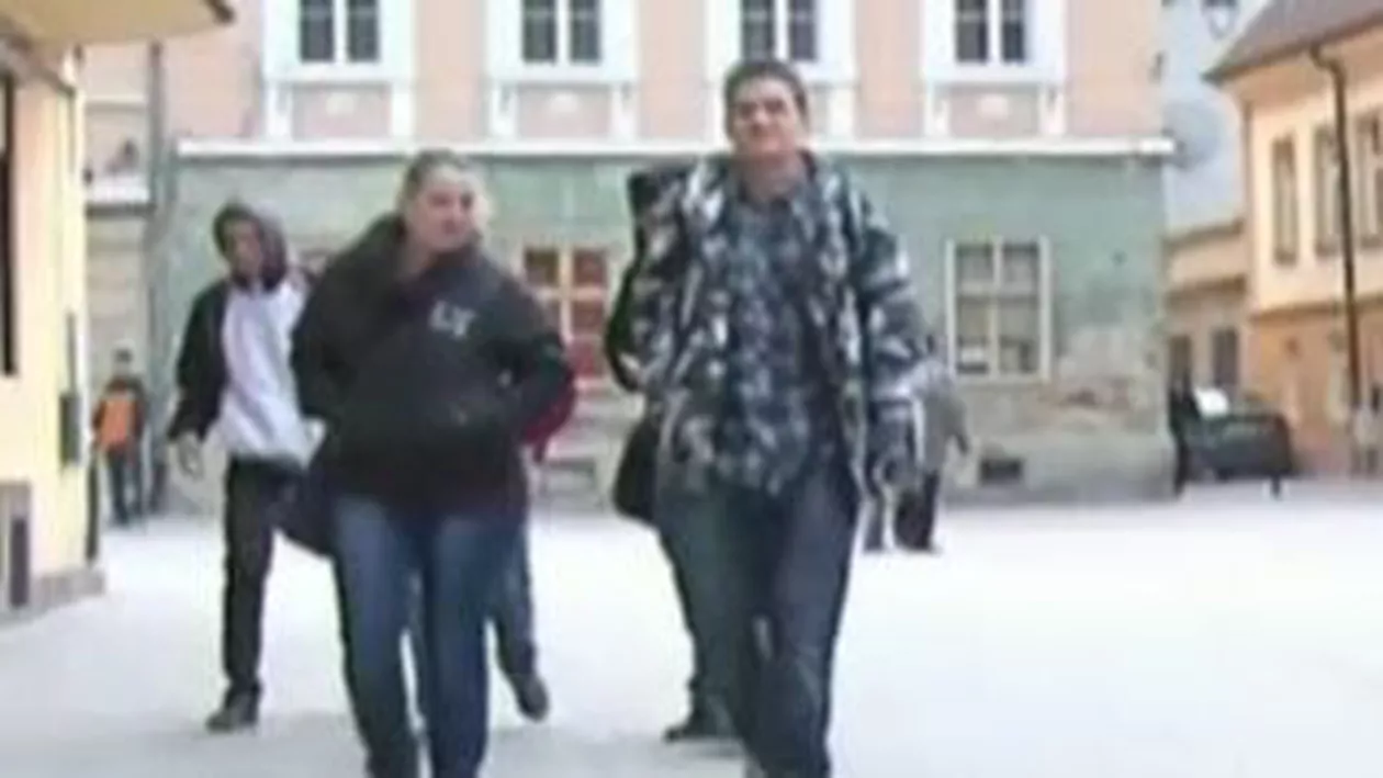 Brașov: Elevi chiulangii, adunați de polițiști din baruri și săli de internet