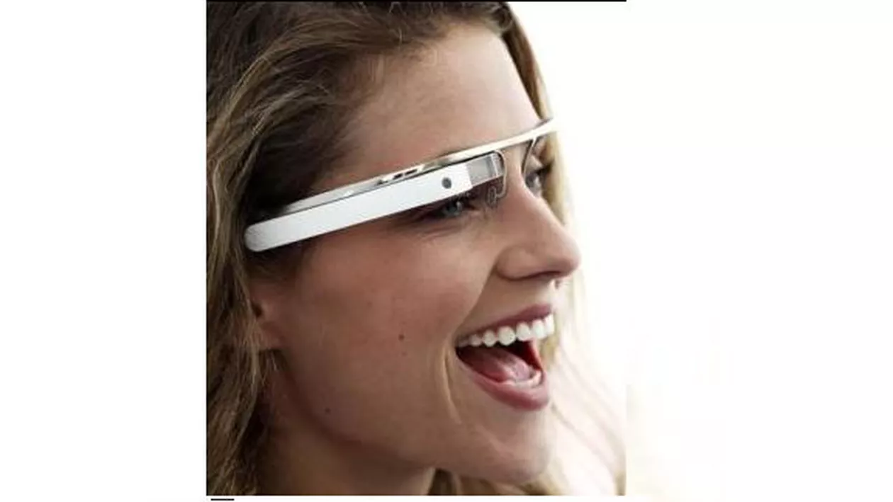 Google prezintă ochelarii "augmented reality": Pot fotografia, efectua apeluri video sau afișa informații de pe web (VIDEO)