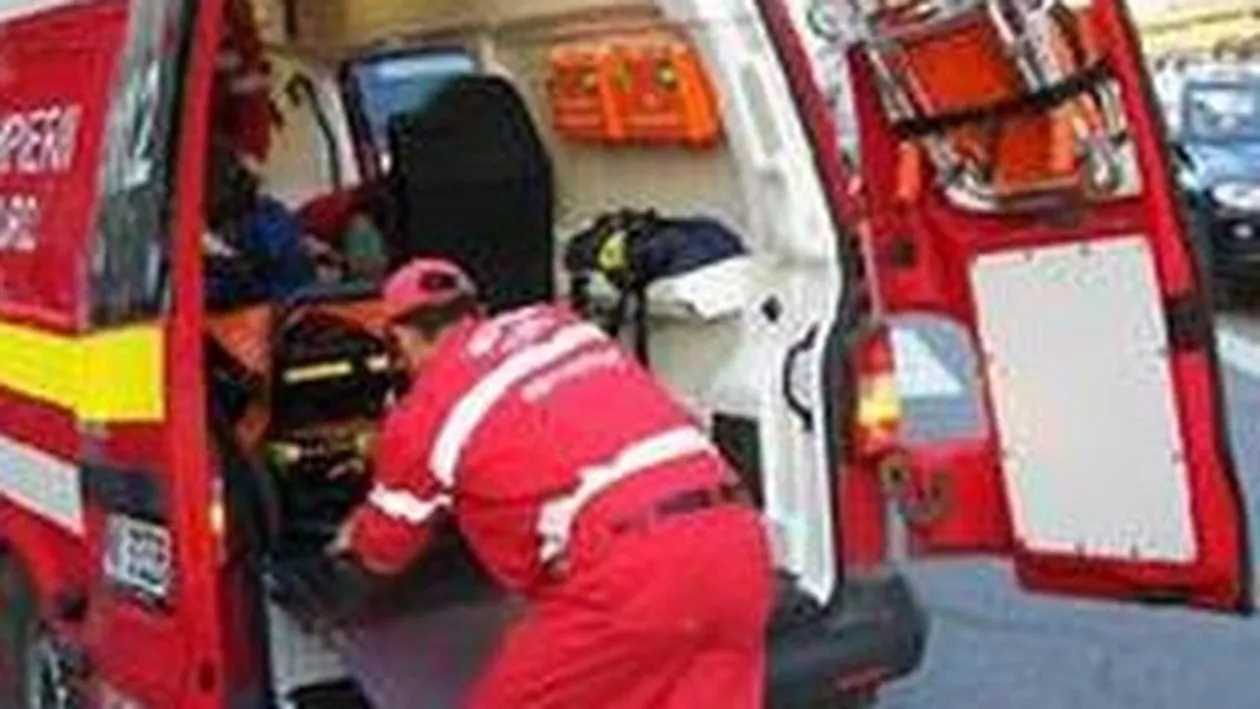 Grav accident în Mehedinți: O persoană a murit, iar alta a fost rănită în urma coliziunii dintre două autoturisme