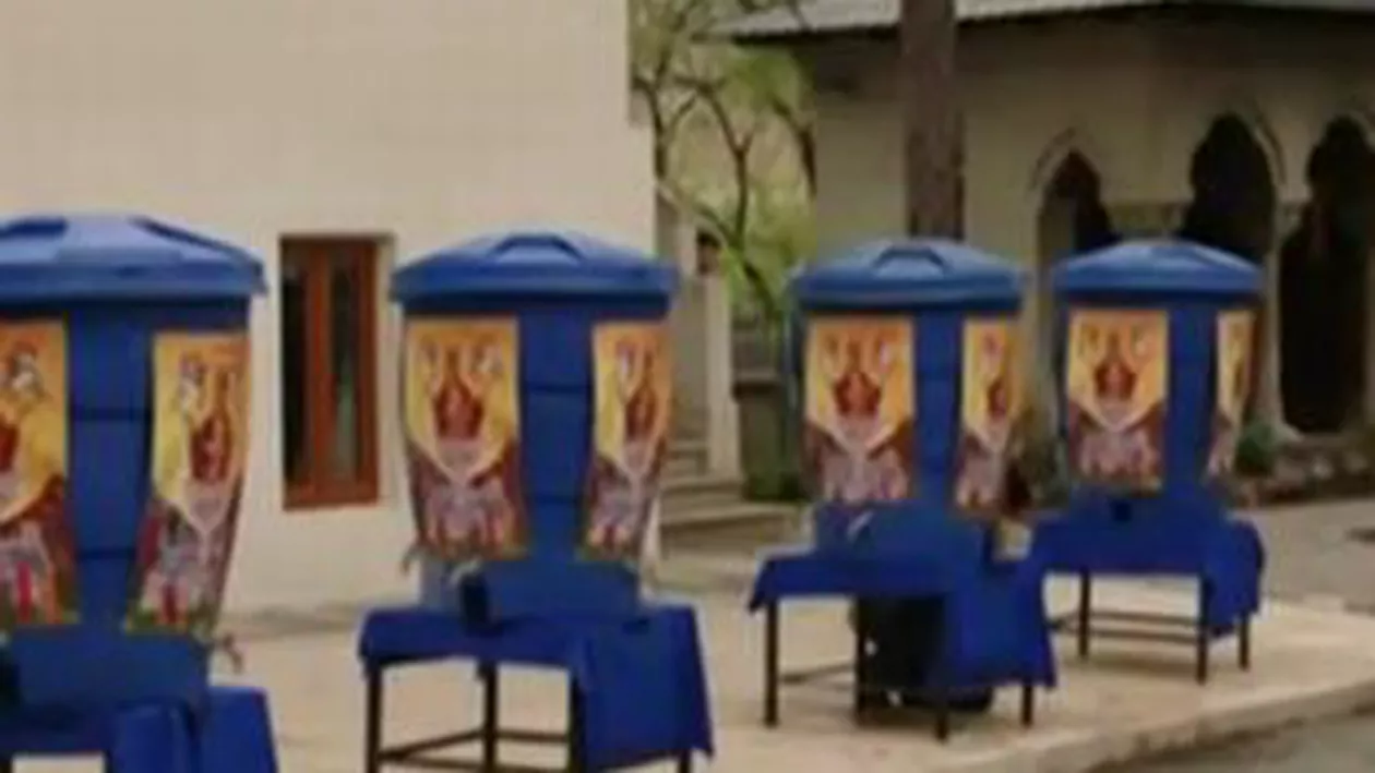 Credincioșii români iau cu asalt bisericile, de „Izvorul Tămăduirii”, pentru a primi apă sfințită