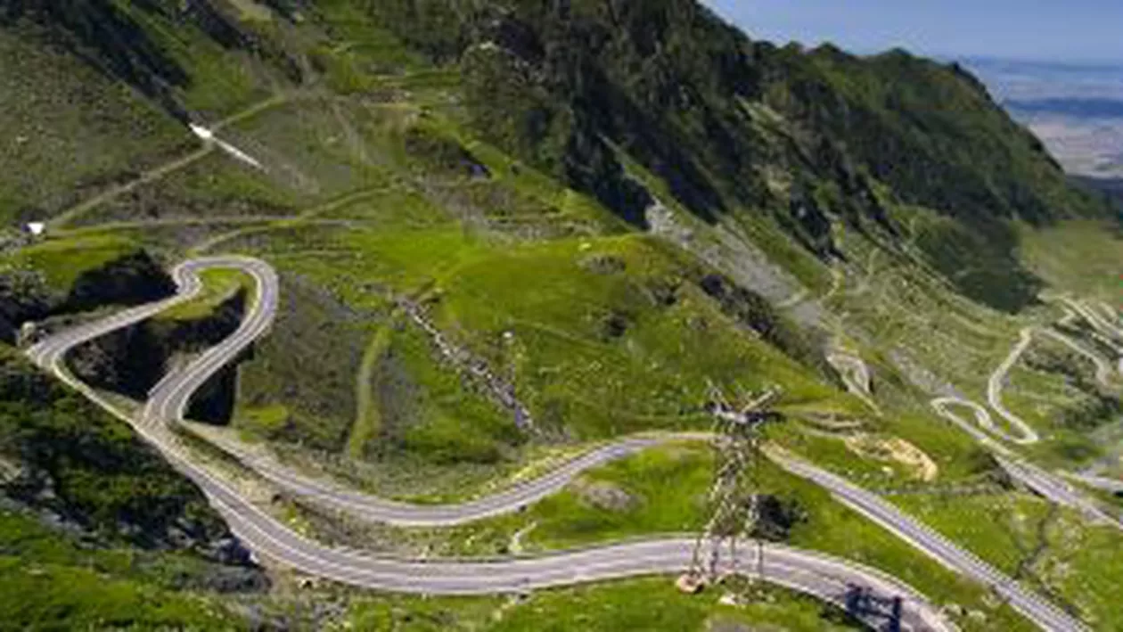 Traficul pe DN 7C - Transfăgărăşan a fost reluat, după patru zile de blocaj