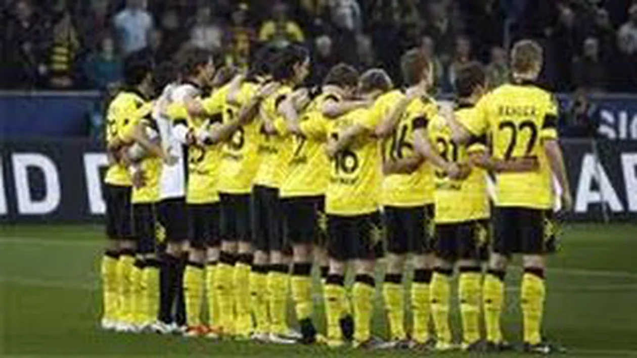 Borussia Dortmund, sărbătoare cu fanii pe teren, după câștigarea titlului (VIDEO)