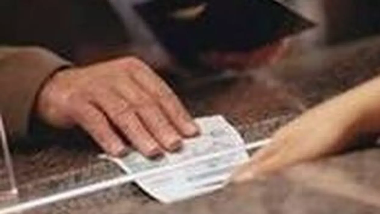 Pașcani: Angajată a unei societăți din domeniul bancar, cercetată pentru delapidarea conturilor clienților cu 200.000 euro