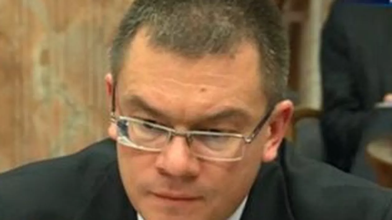 Ungureanu: Rezultatul moțiunii este un efect al democraţiei. Personal nu mi-am spus ultimul cuvânt