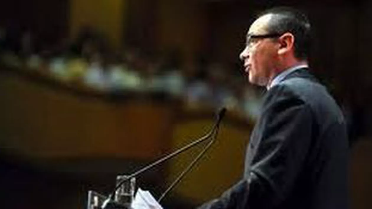 Victor Ponta se întâlneşte luni cu delegaţia FMI, BM şi CE