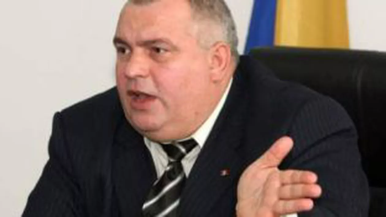 Nicuşor Constantinescu: Am stabilit cu Victor Ponta că până în august se dau înapoi pensiile, salariile