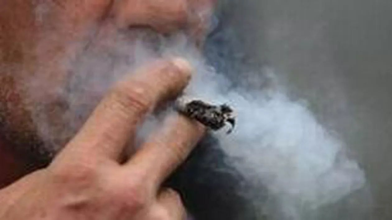 Şapte persoane acuzate de vânzare de droguri în Argeș au fost arestate