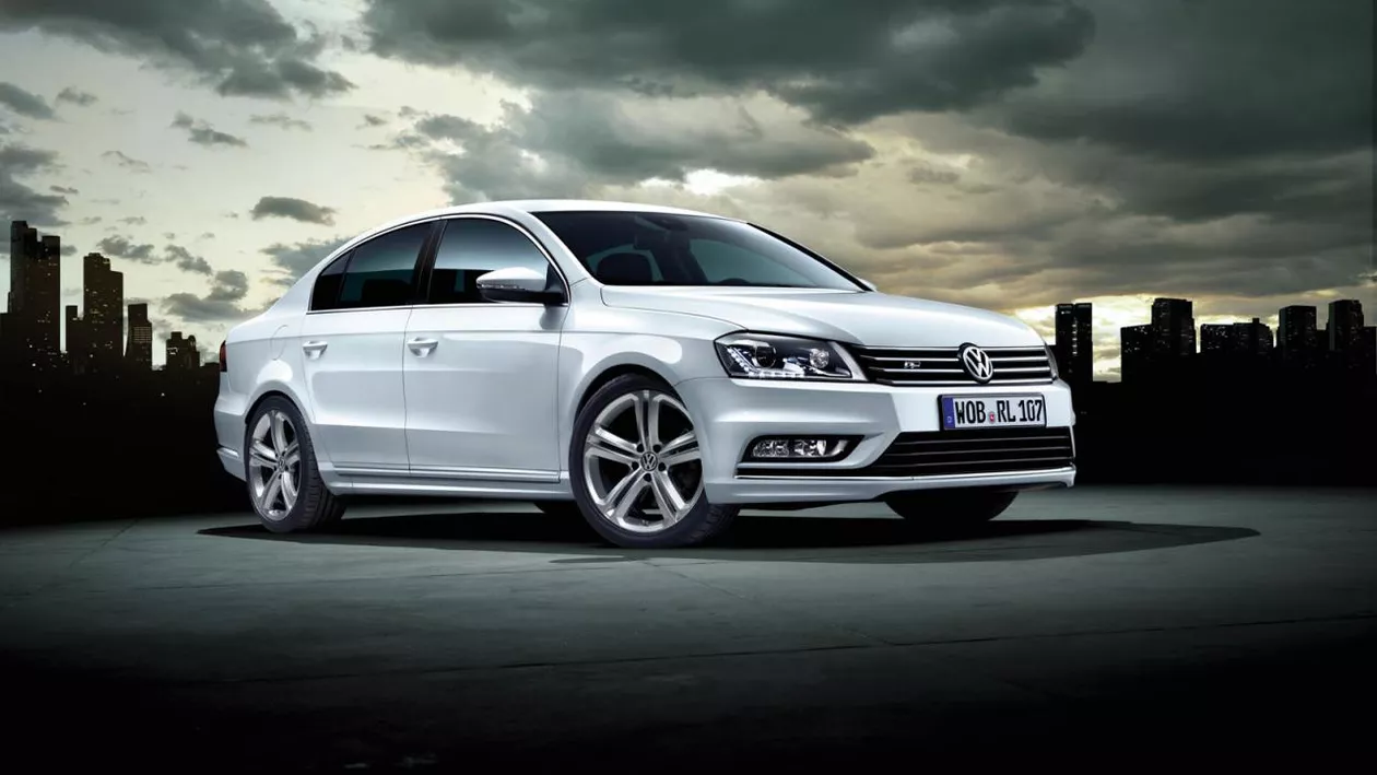 Volkswagen Passat R-Line, anunțat oficial (FOTO)