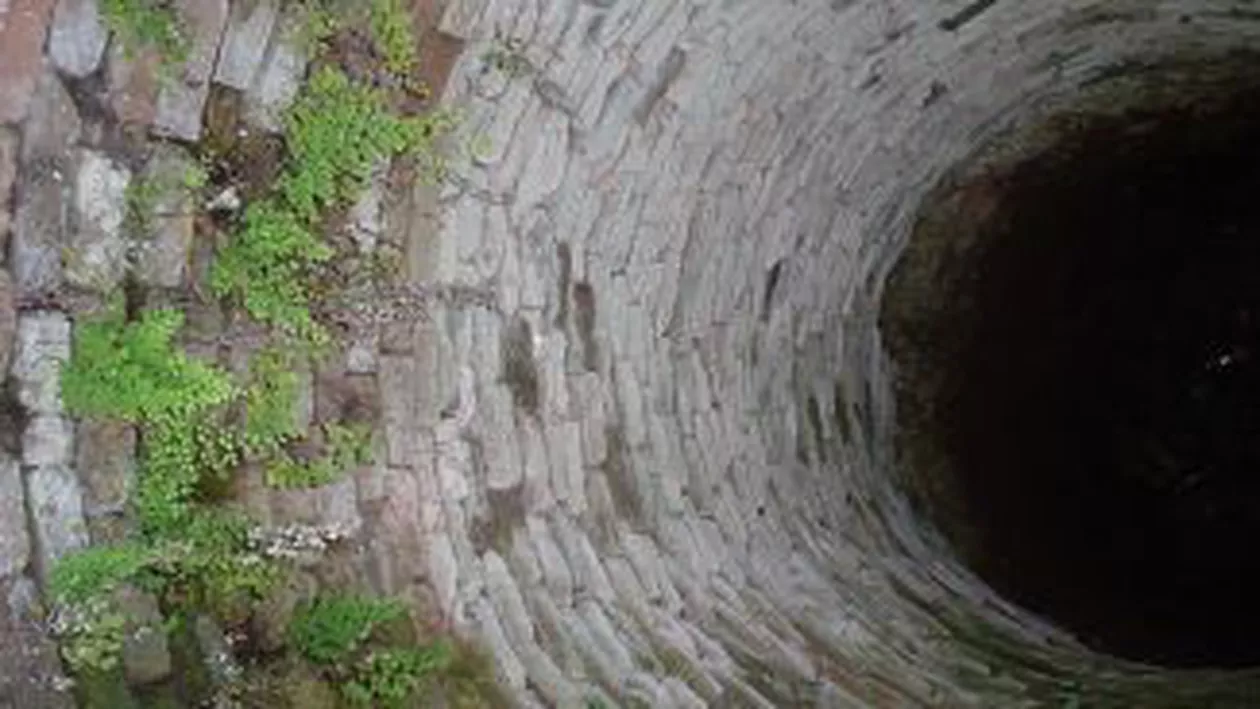 Mureş: Doi bărbaţi au ajuns la spital după ce s-au intoxicat cu gaz metan în timp ce curăţau o fântână