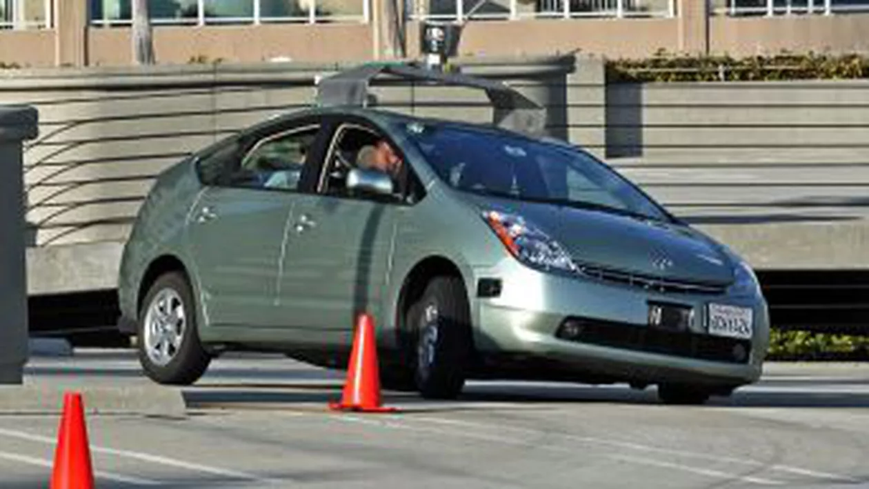 Un vehicul complet autonom, capabil să meargă singur, a fost înmatriculat în SUA