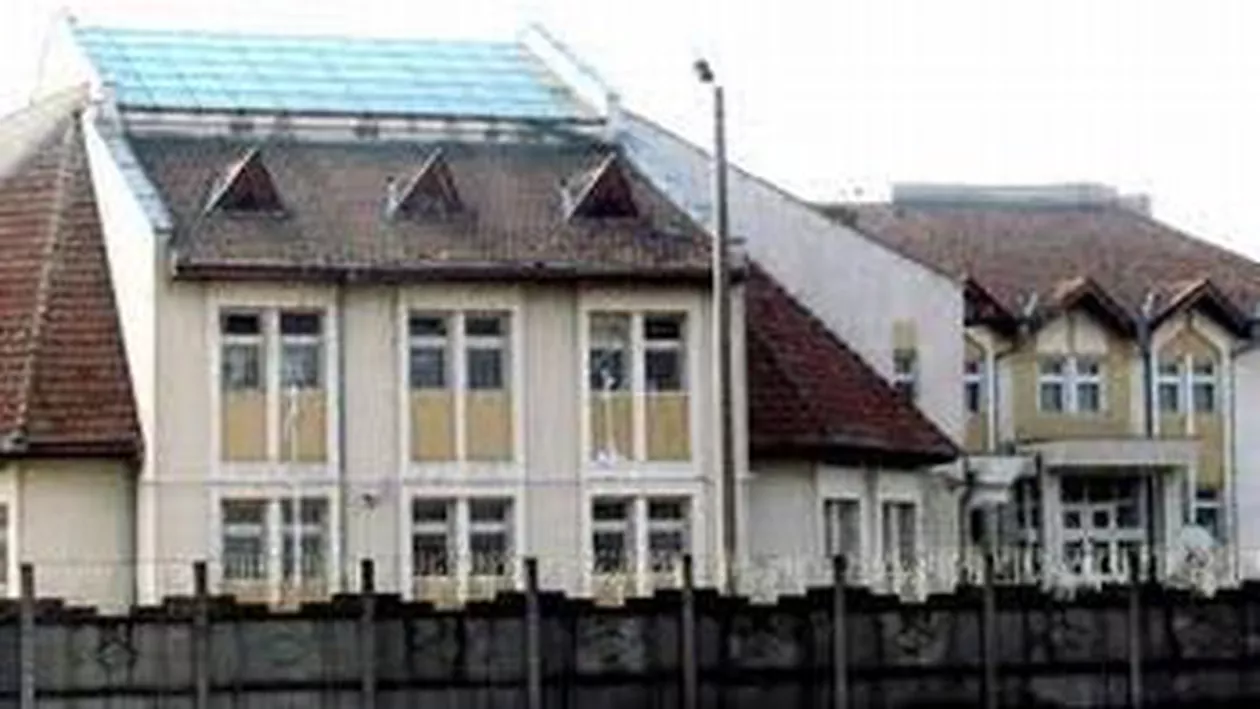 Arad: Patru cetăţeni străini au evadat din Centrul pentru refugiaţi din Horia