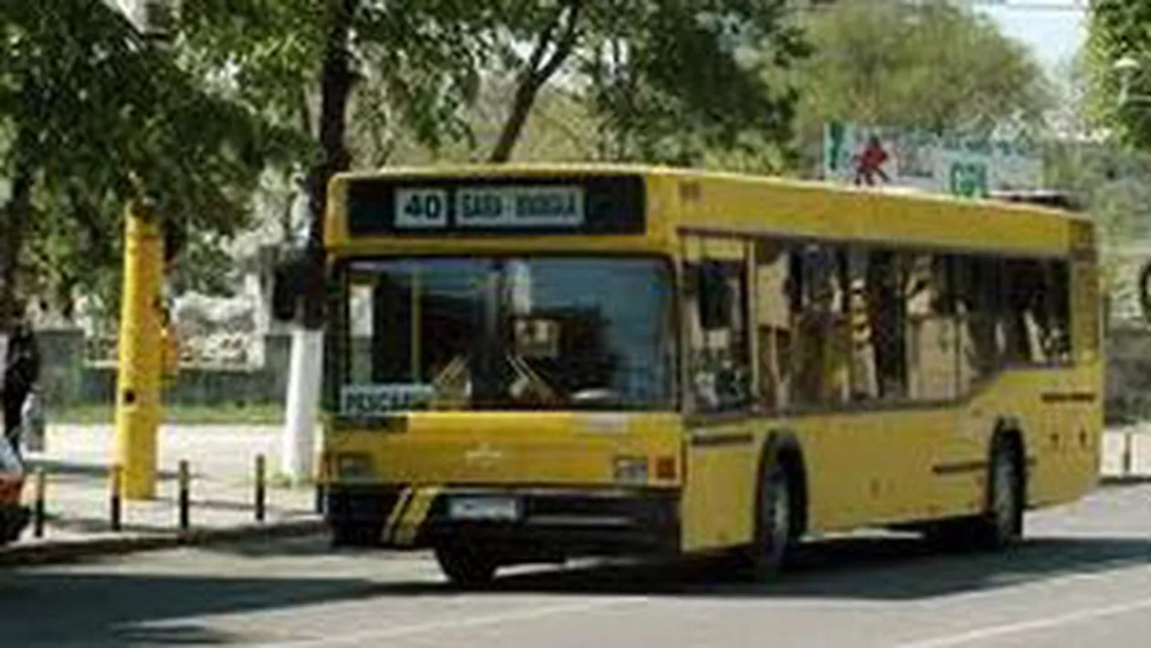 Zi ghinionistă pentru transportul public: După coliziunea din Pasajul Lujerului, două autobuze s-au ciocnit în Constanţa