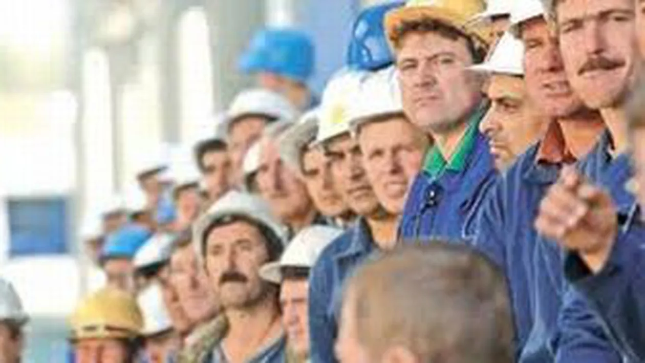 Peste 2,3 milioane de români, peste o treime din salariați, muncesc la negru